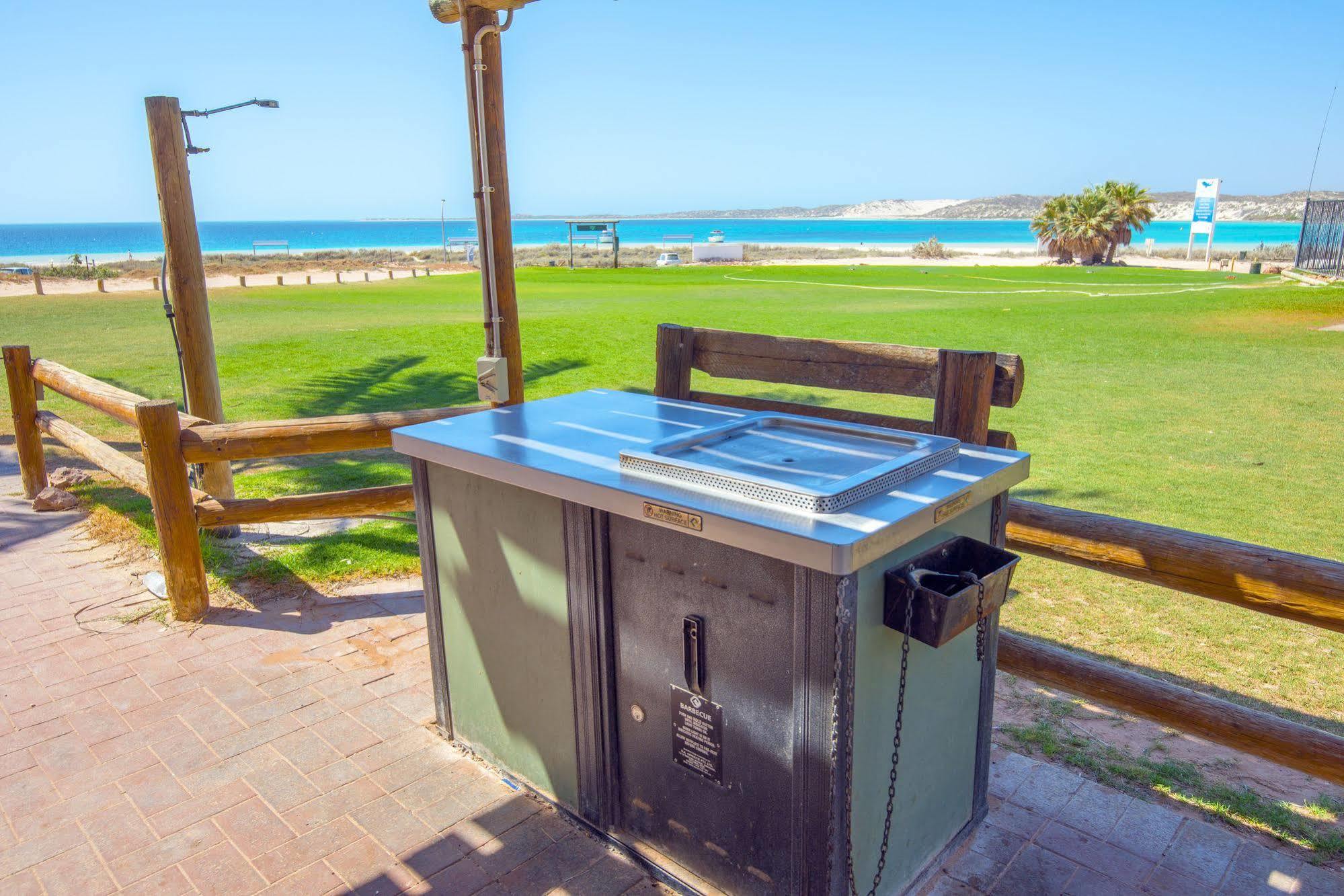 Ningaloo Reef Resort Корал-Бэй Экстерьер фото